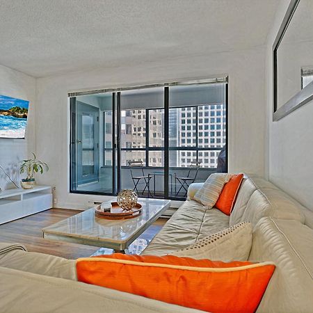 Prime Location Stylish Two-Bedroom Apartment Overlooking Downtown Vancouver Exterior foto