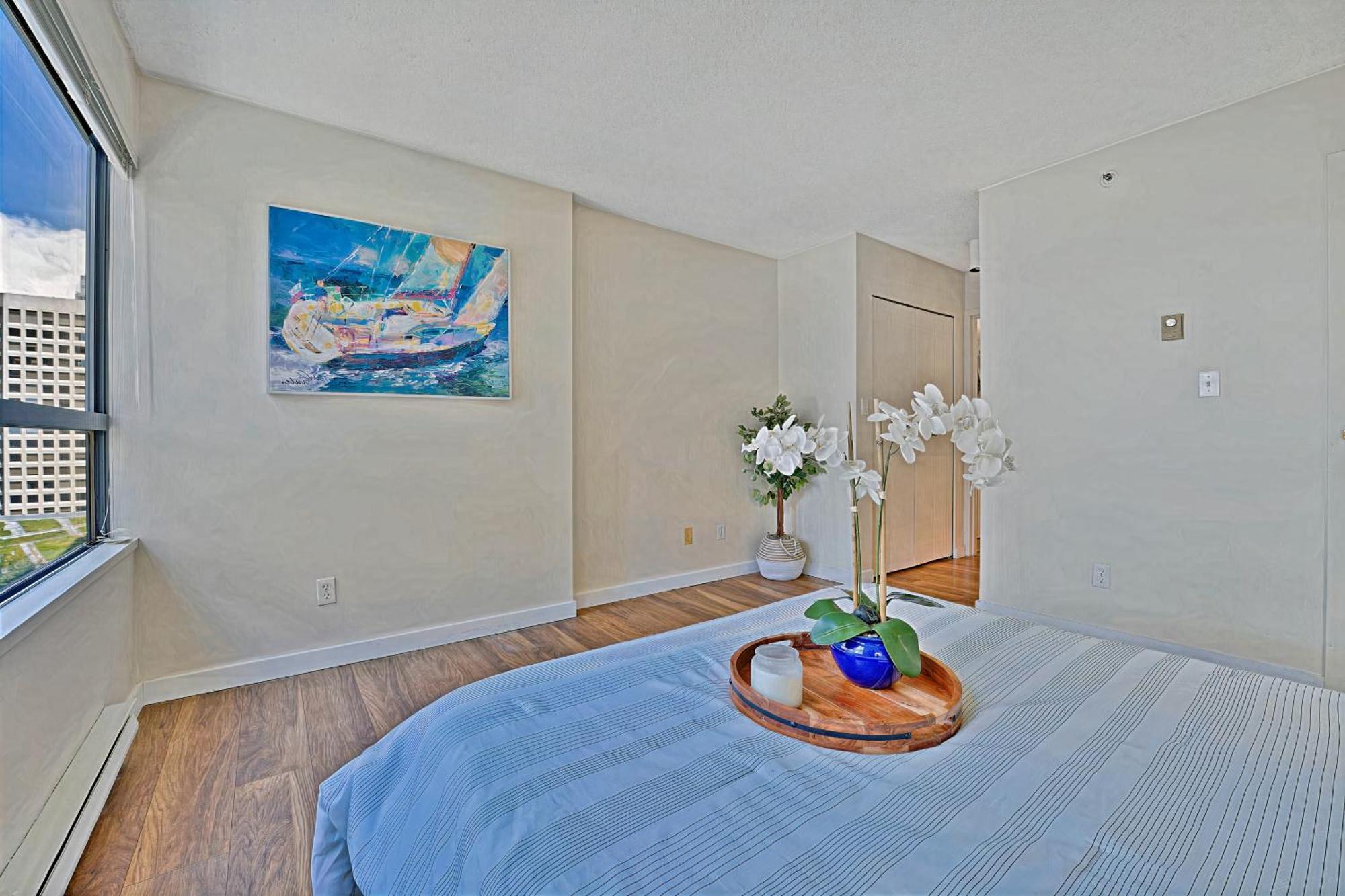 Prime Location Stylish Two-Bedroom Apartment Overlooking Downtown Vancouver Exterior foto